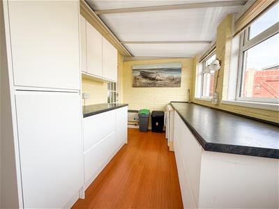 CONSERVATORY/UTILITY ROOM
